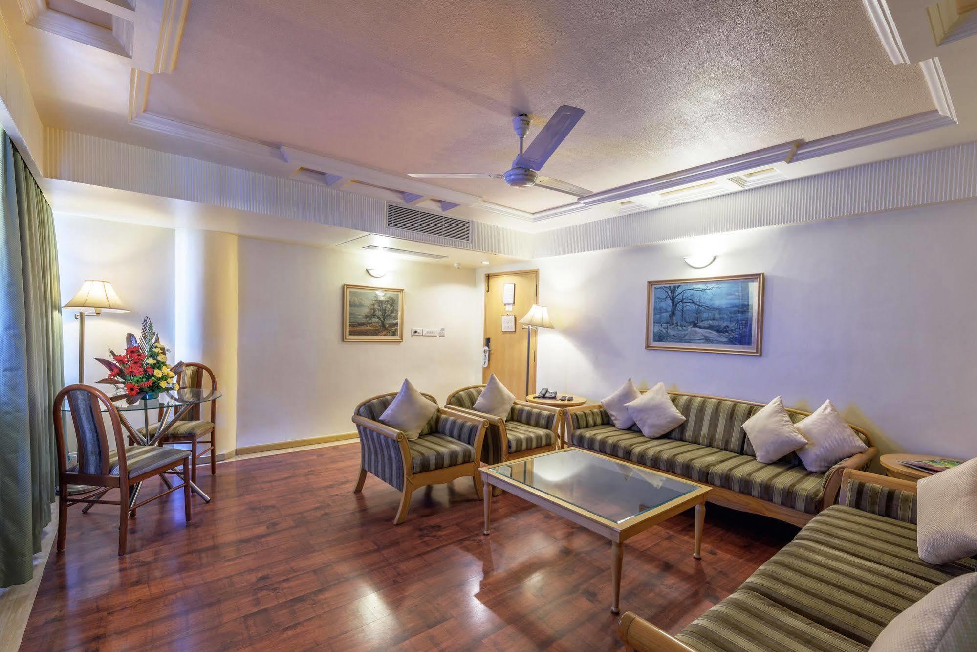 Comfort Inn President Ahmedabad Eksteriør bilde